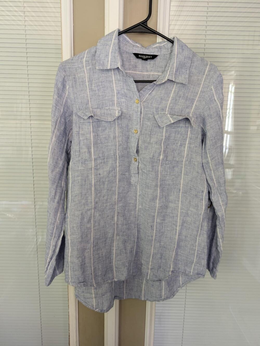 Ellen Tracy 100% Linen Top Womens M Pockets Roll Tab Sleeve Blue Button Shirt